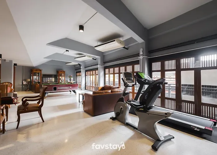 China Town Hotel 3*